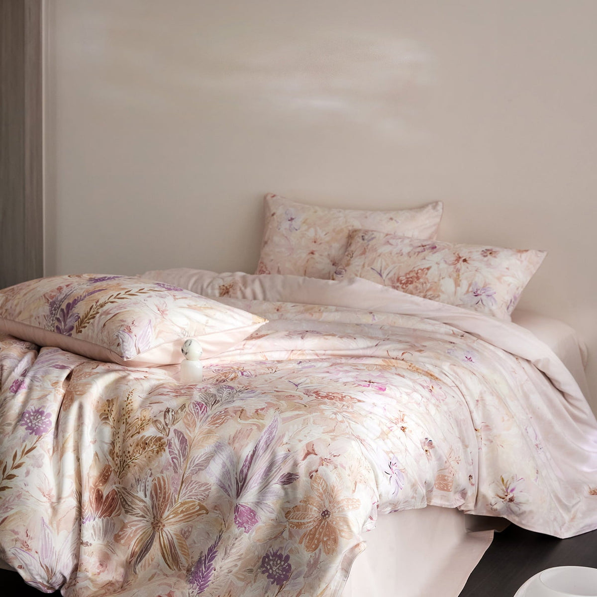 Lysora Blush Meadow Floral Egyptian Cotton Bedding Set