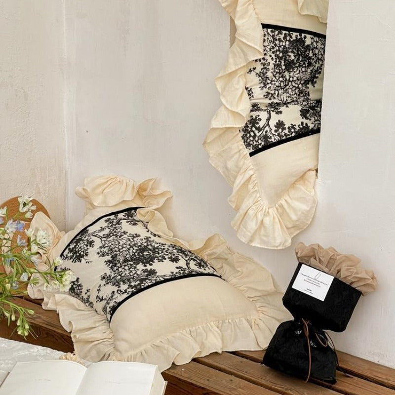 Black Forest Ruffle Bedding Set