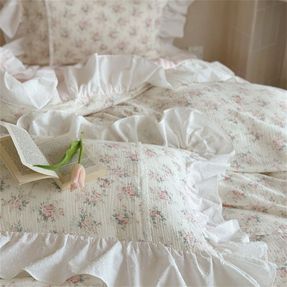 Soft Blooming Bedding Set