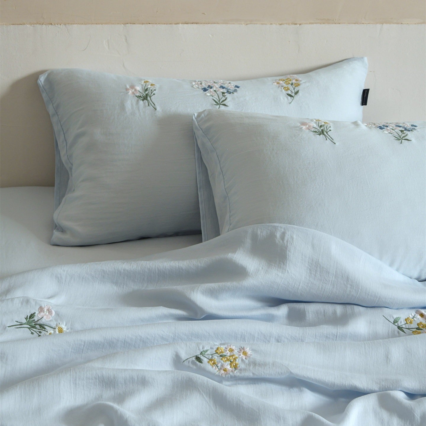 Cottage Wildflower Summer Quilted Blanket