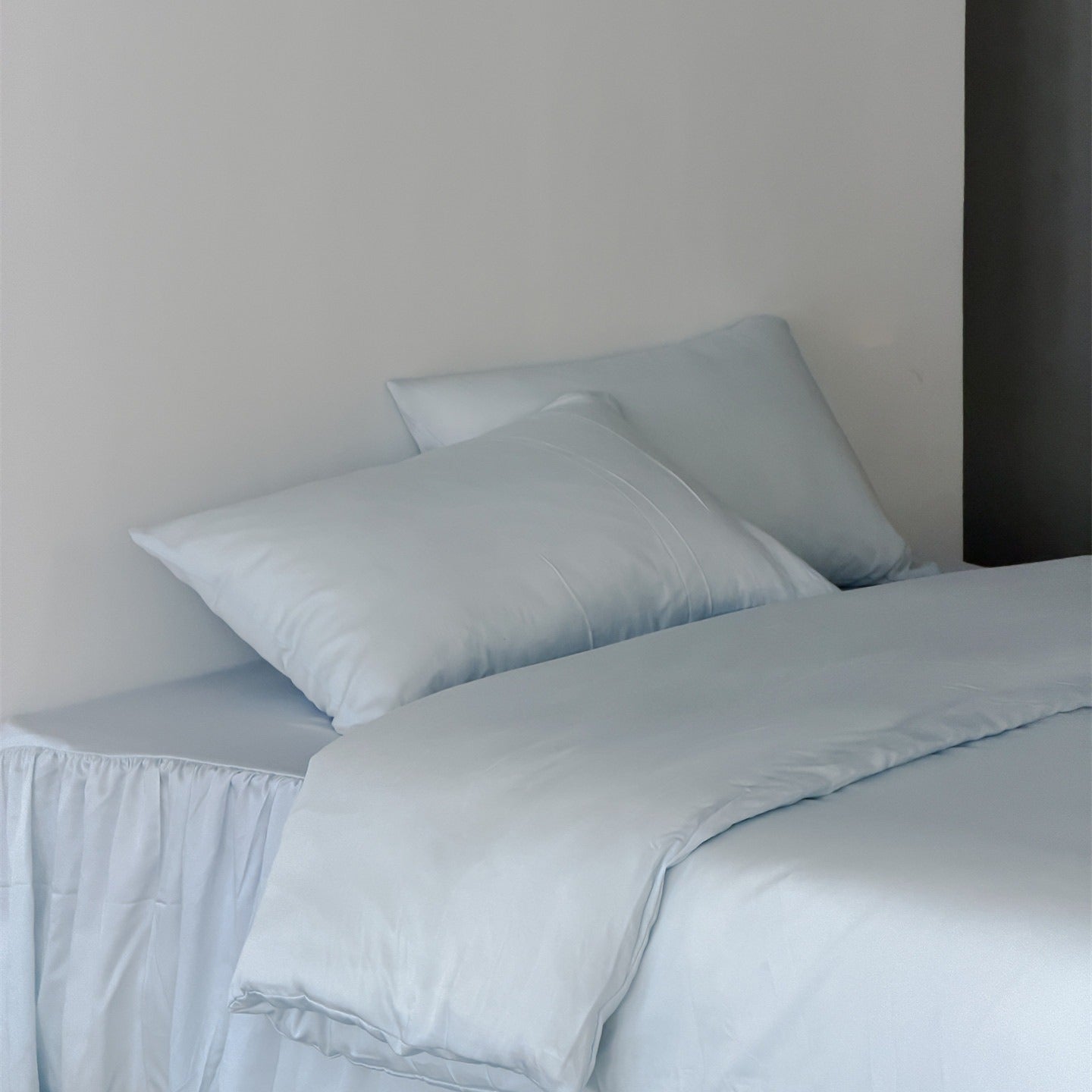Ruffle Skirt Silky Bedding Set