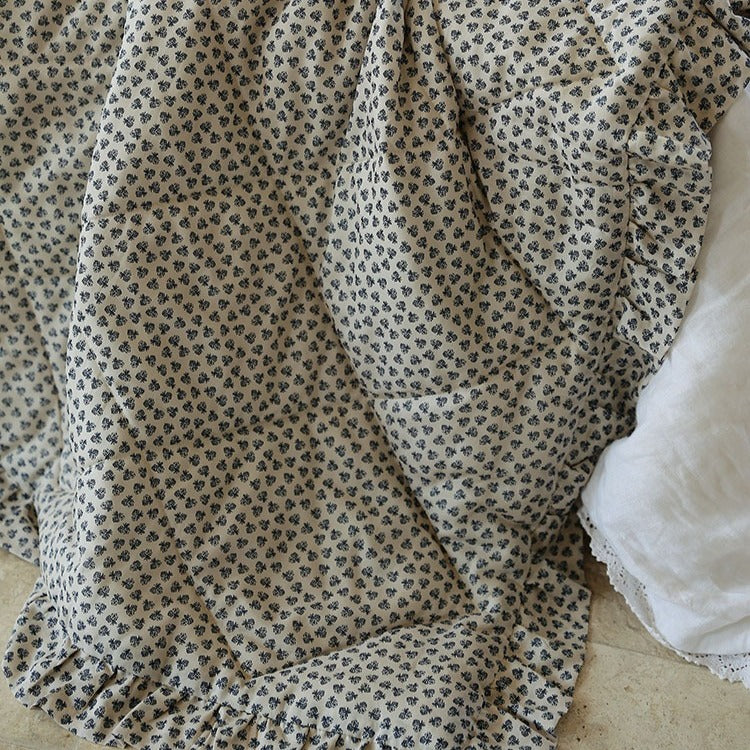 Soft Ditsy Floral Summer Quilted Blanket