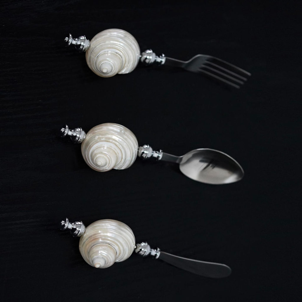Moonlit White Conch Cutlery Collection
