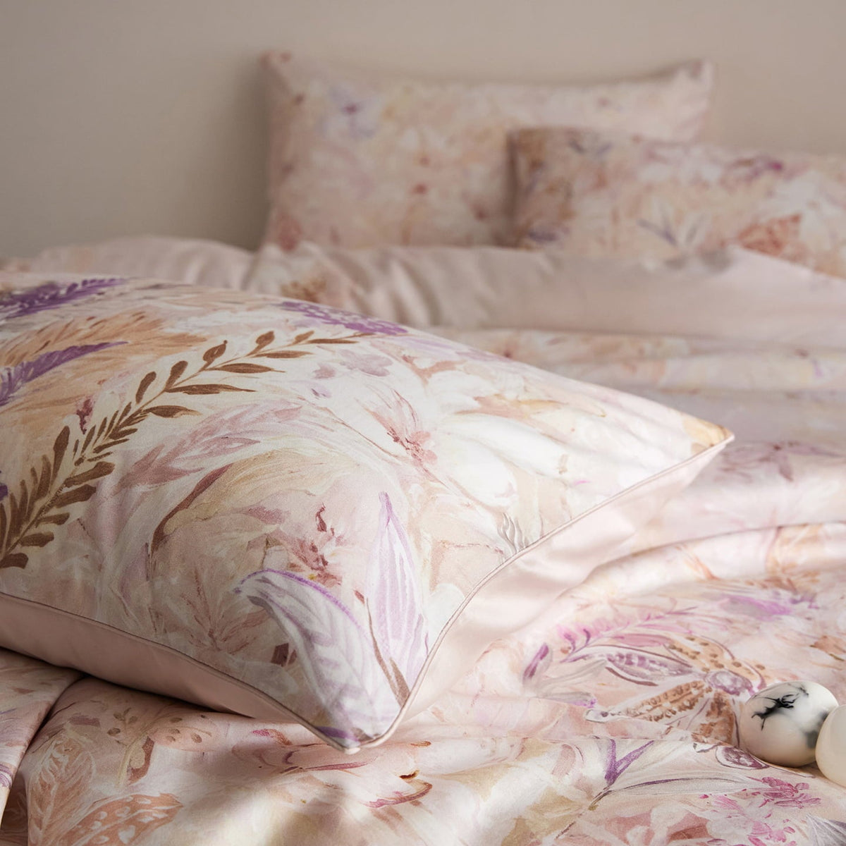 Lysora Blush Meadow Floral Egyptian Cotton Bedding Set