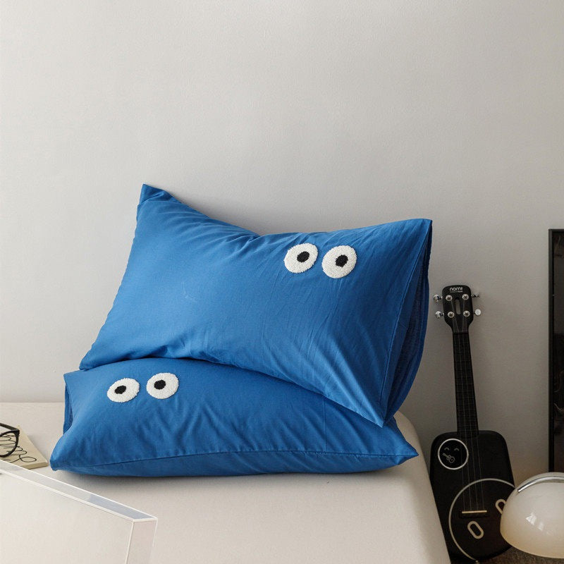 Curious Eyes Pillowcase Set