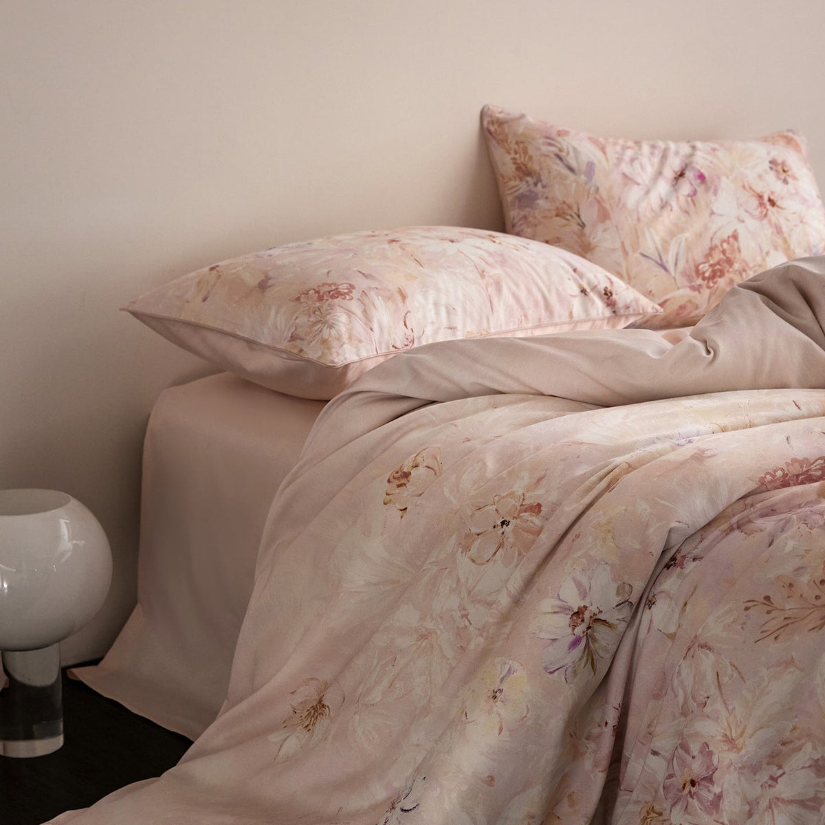 Lysora Blush Meadow Floral Egyptian Cotton Bedding Set