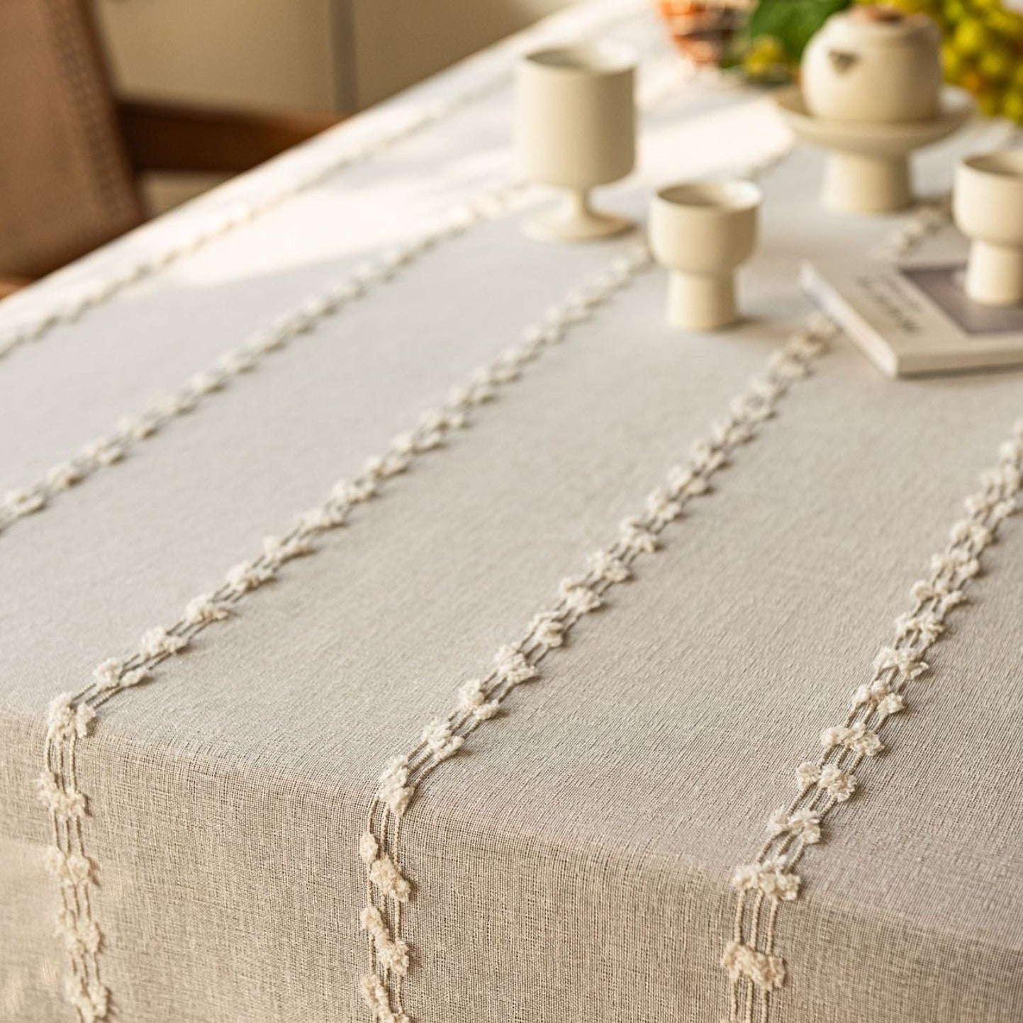 Farmhouse Pom Pom Tassel Tablecloth