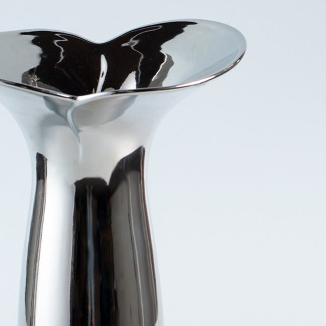 Petal Edge Vase