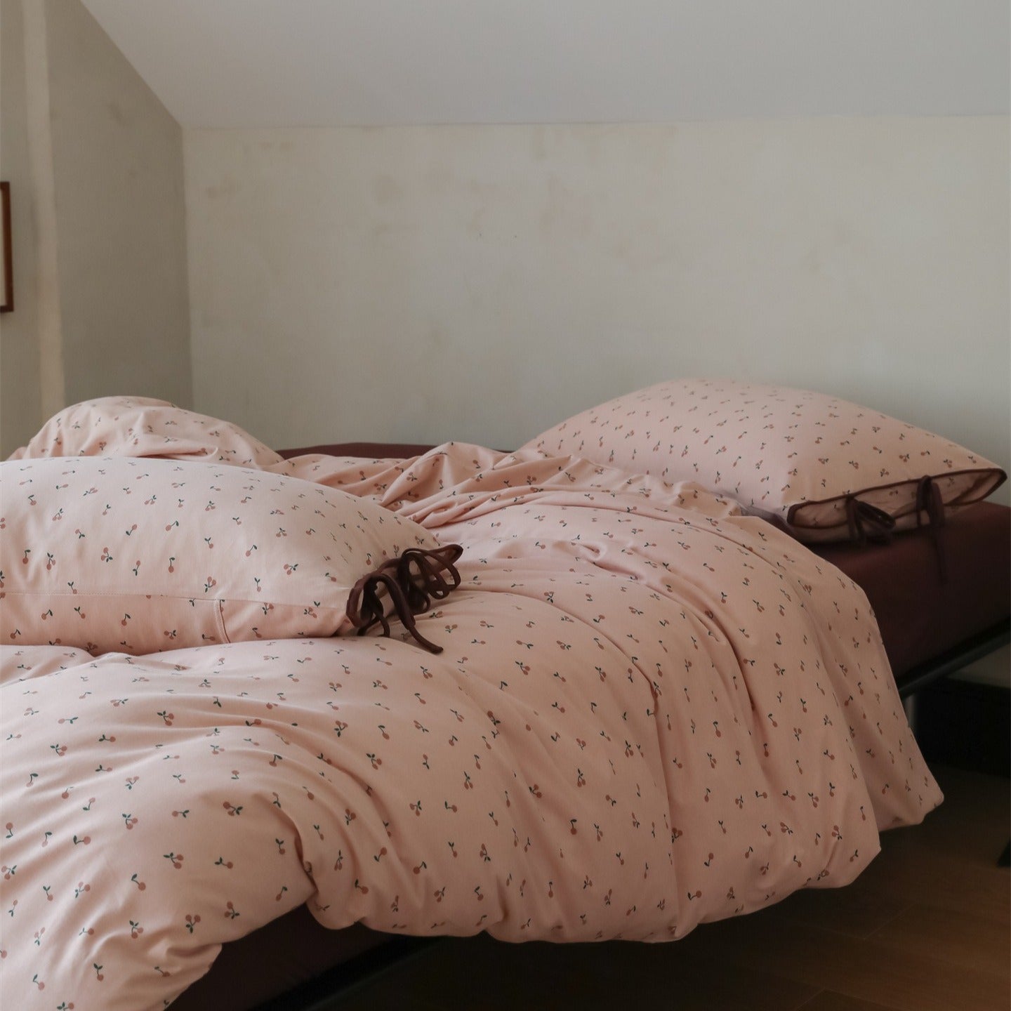 Cherry Ribbon Bedding Set