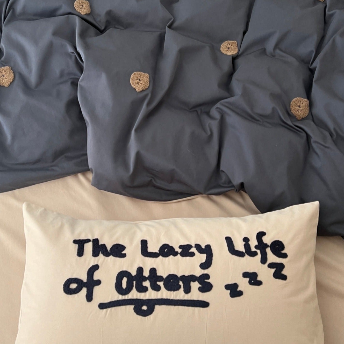 Lazy Otters Bedding Set