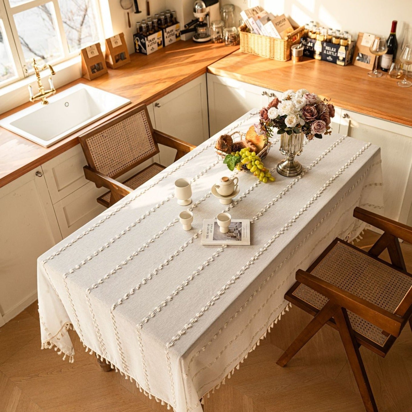 Farmhouse Pom Pom Tassel Tablecloth