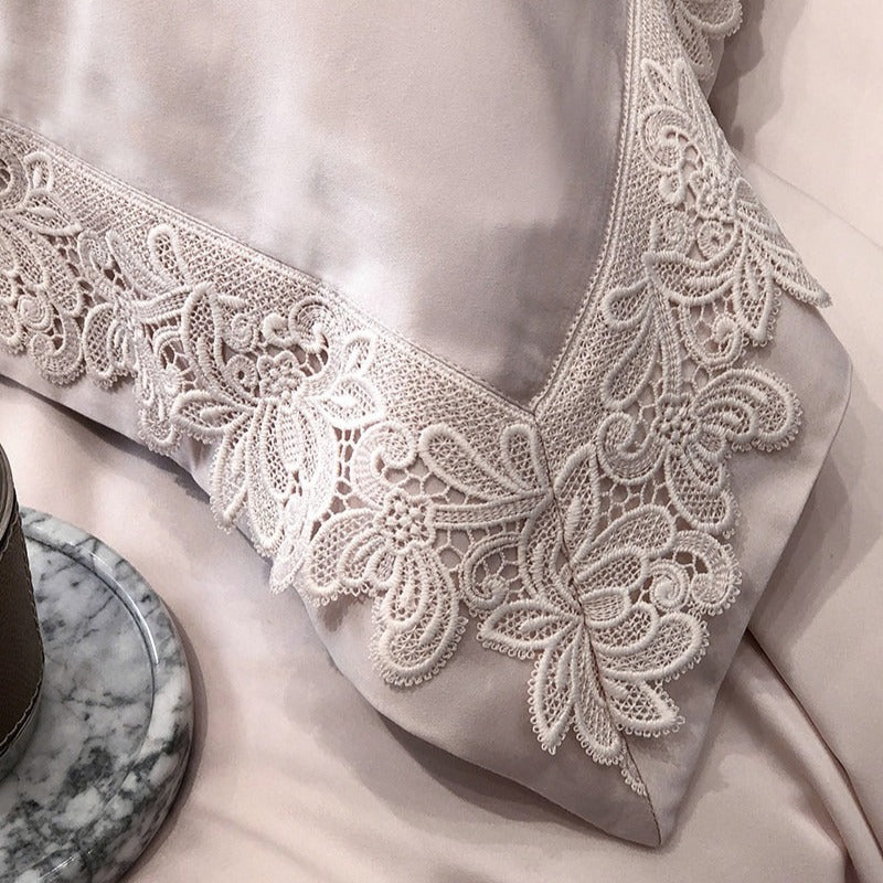Alice Dream Bedding Set