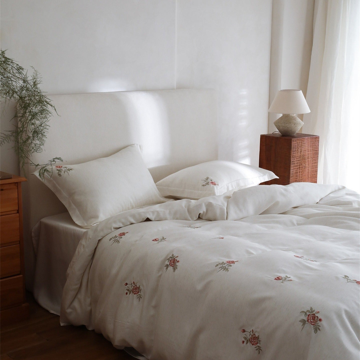 Minimal Rose Embroidery Bedding Set
