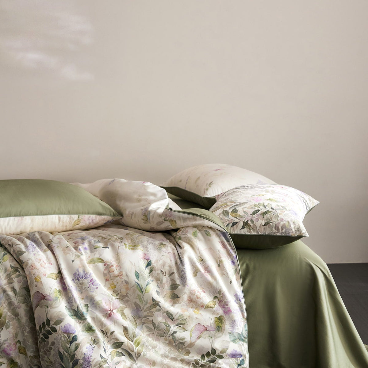 Sylvara Botanical Egyptian Cotton Bedding Set
