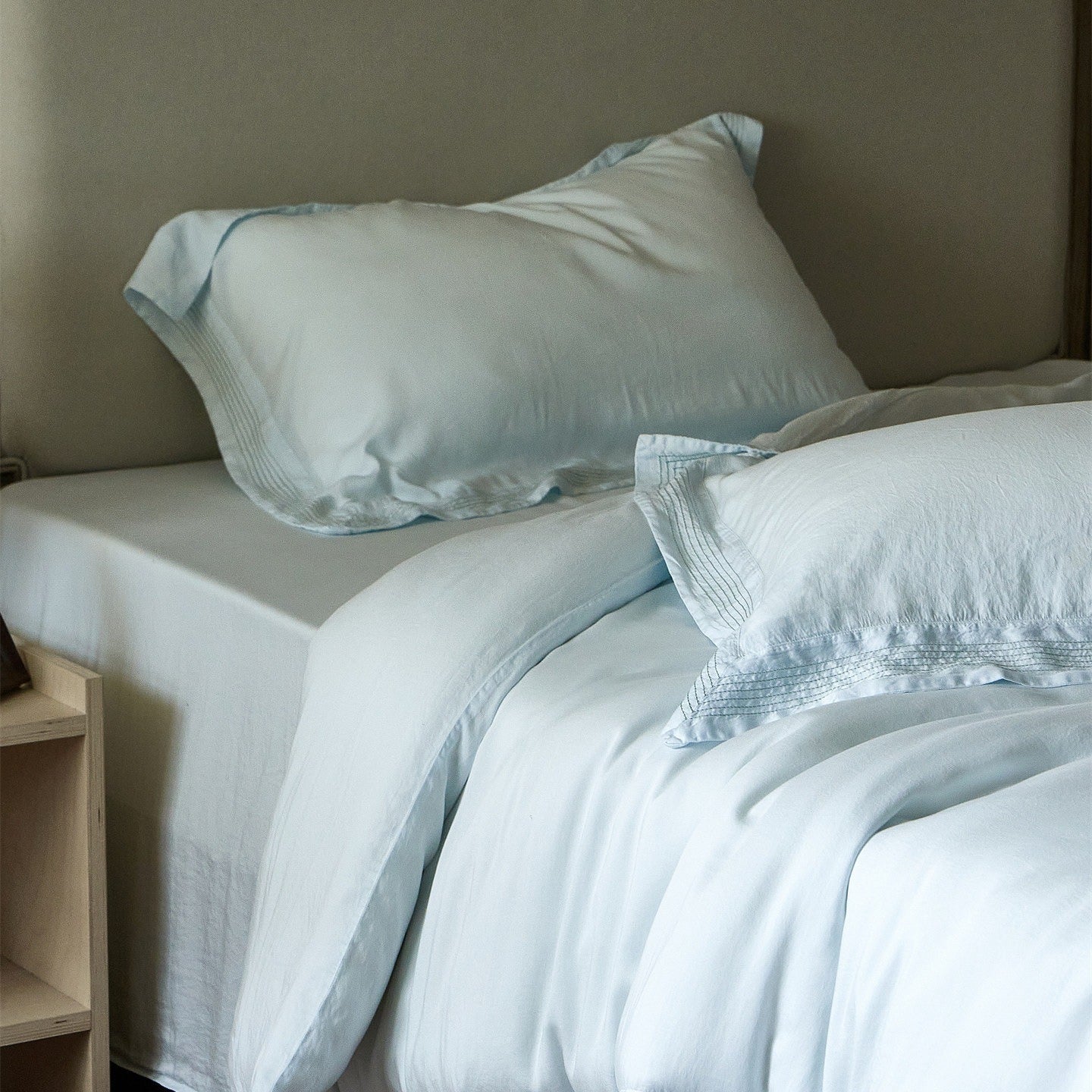 Dreamline Stitch Lyocell Bedding Set
