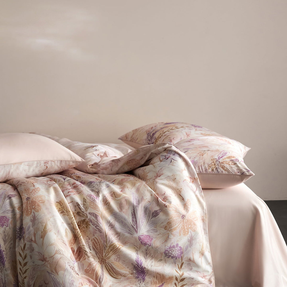Lysora Blush Meadow Floral Egyptian Cotton Bedding Set