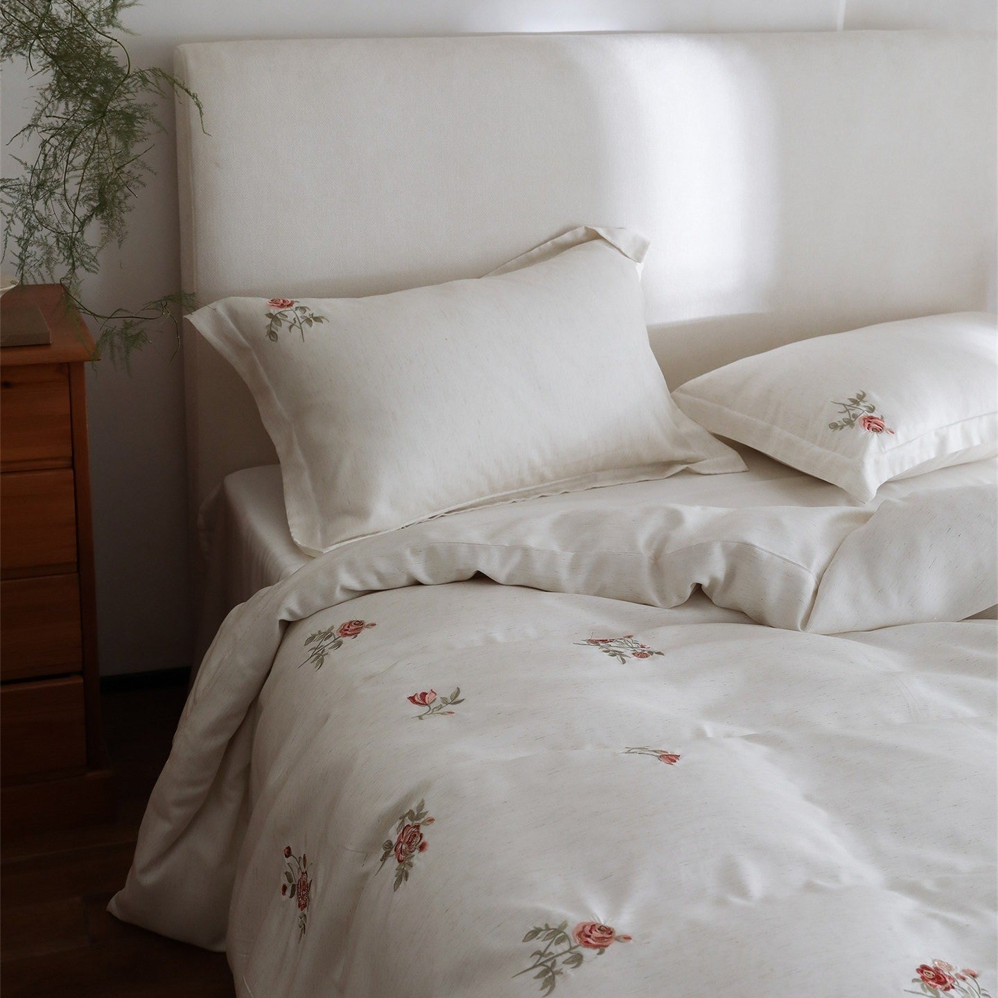 Minimal Rose Embroidery Bedding Set
