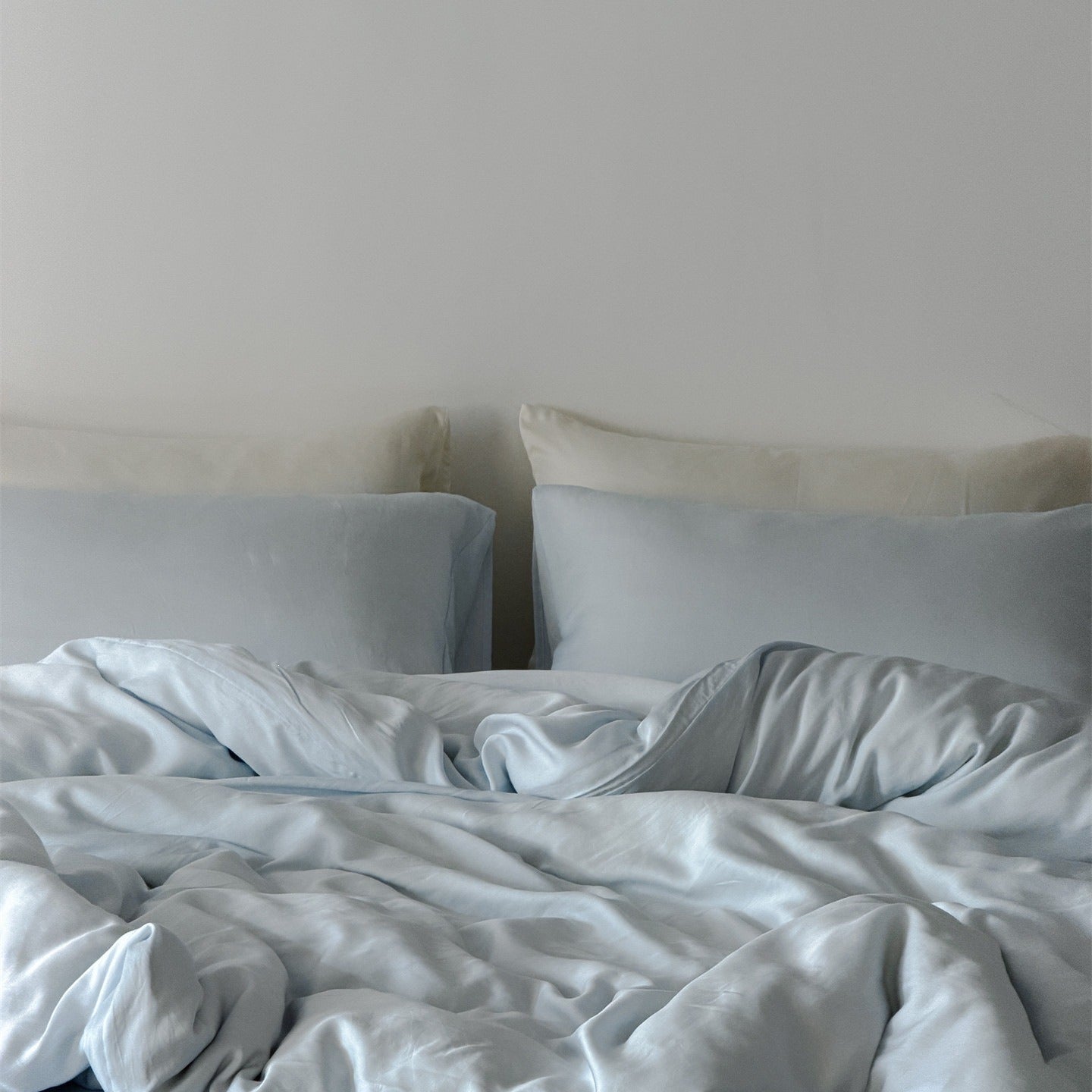Ruffle Skirt Silky Bedding Set