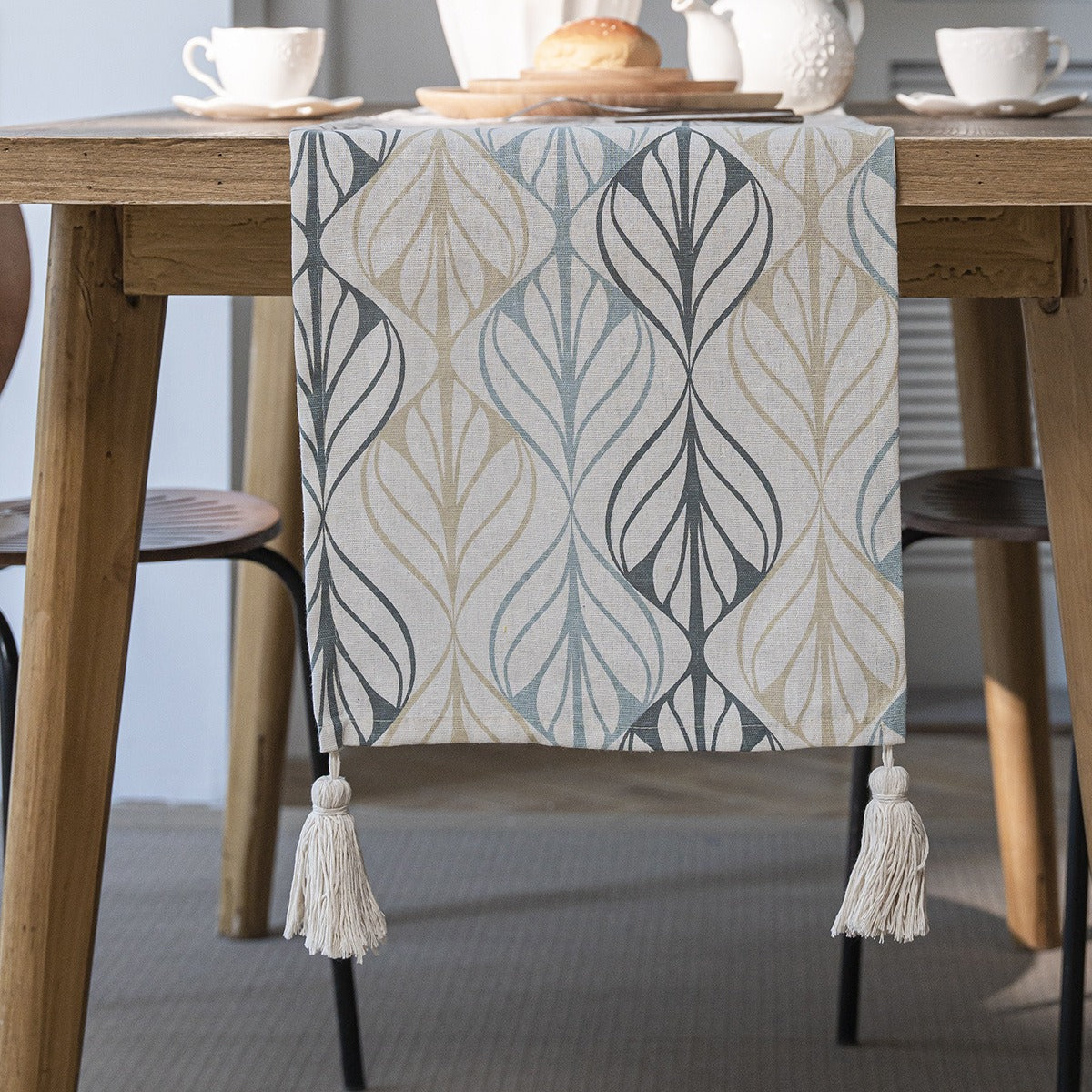 Leaf Line Art Tassel Runner