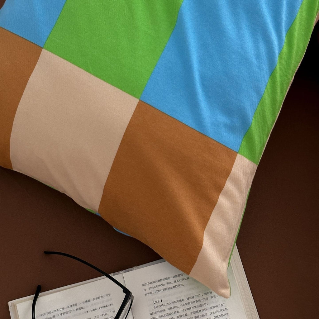 Funky Checkered Bedding Set