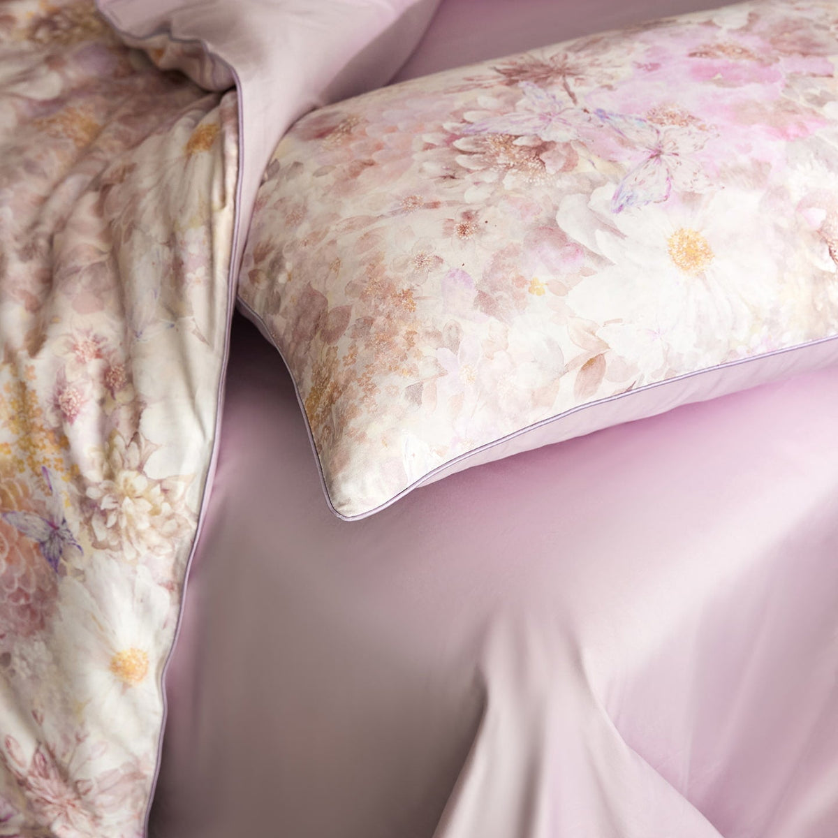 Elara Watercolor Floral Egyptian Cotton Bedding Set
