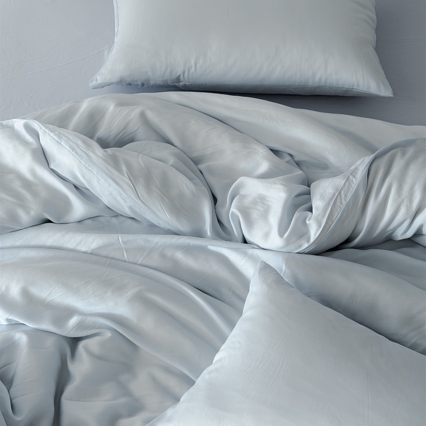 Ruffle Skirt Silky Bedding Set