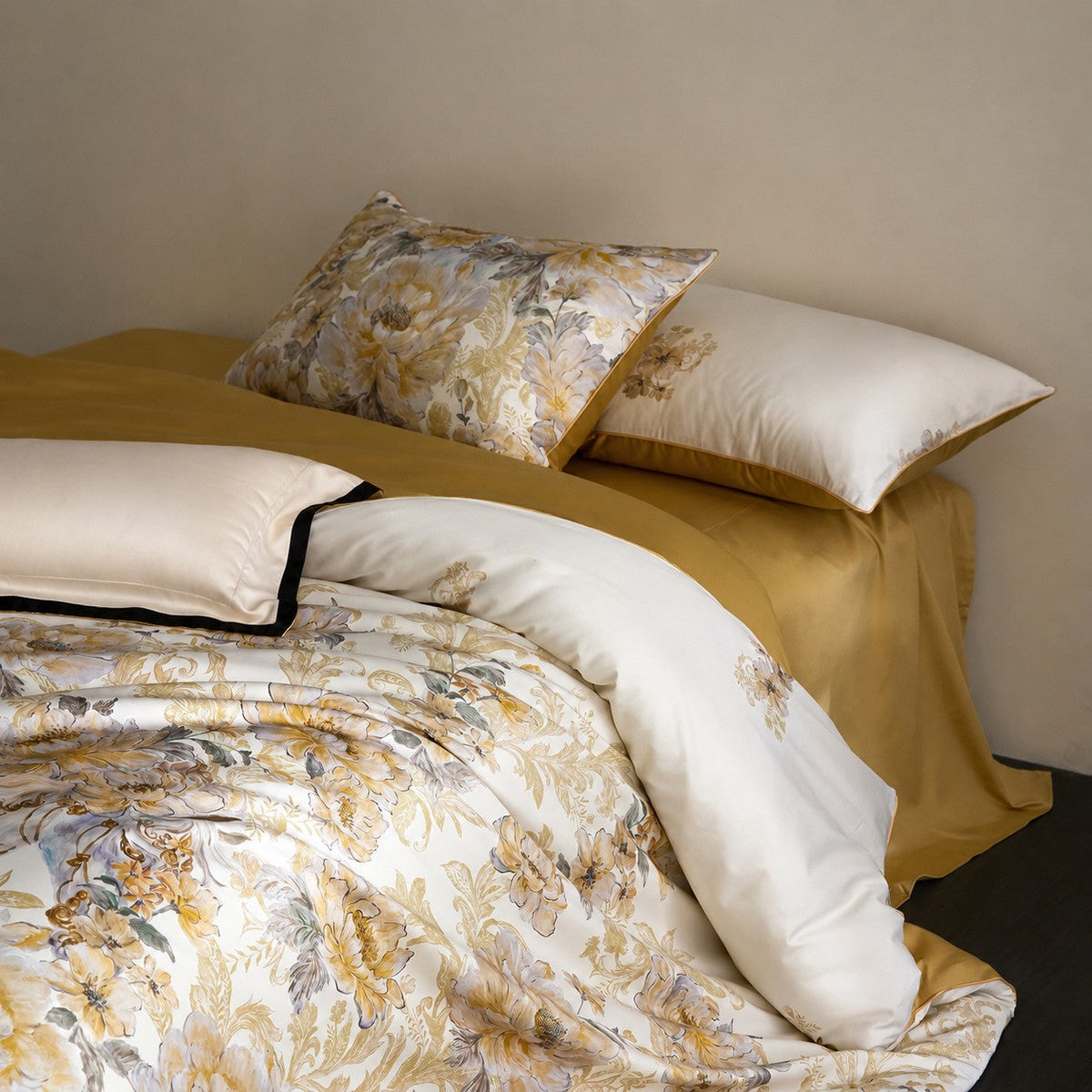 Veloria Floral Egyptian Cotton Bedding Set