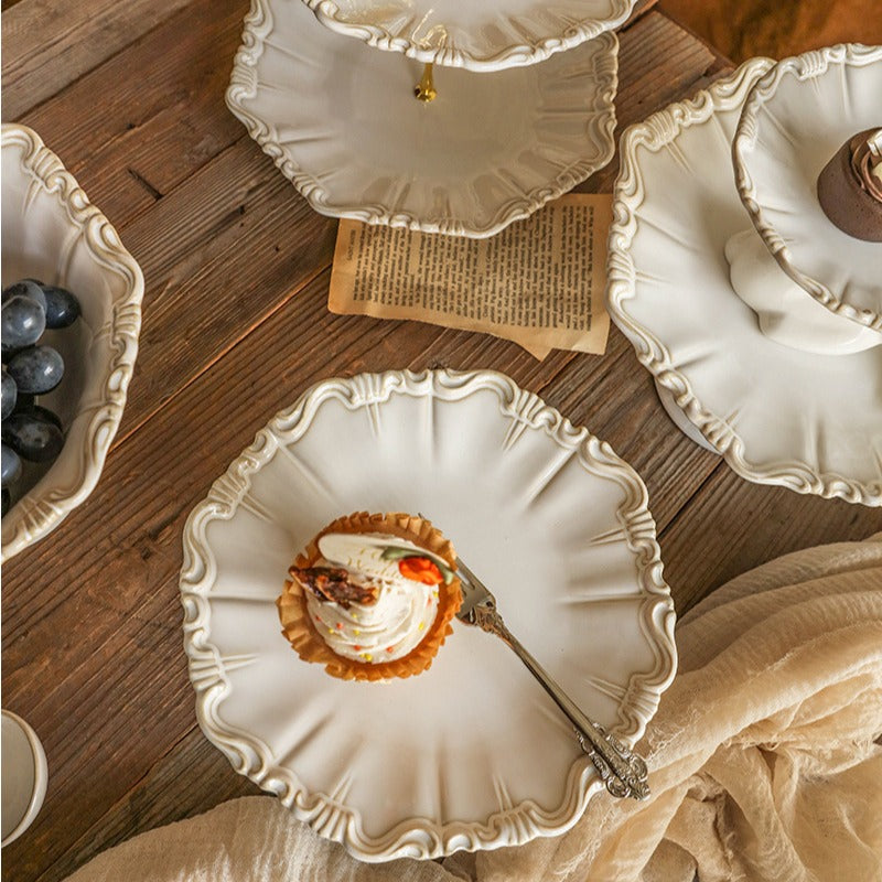 Ivory Scallop Antique Dinnerware