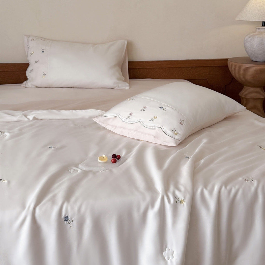 Mini Bloom Lyocell Summer Quilted Blanket