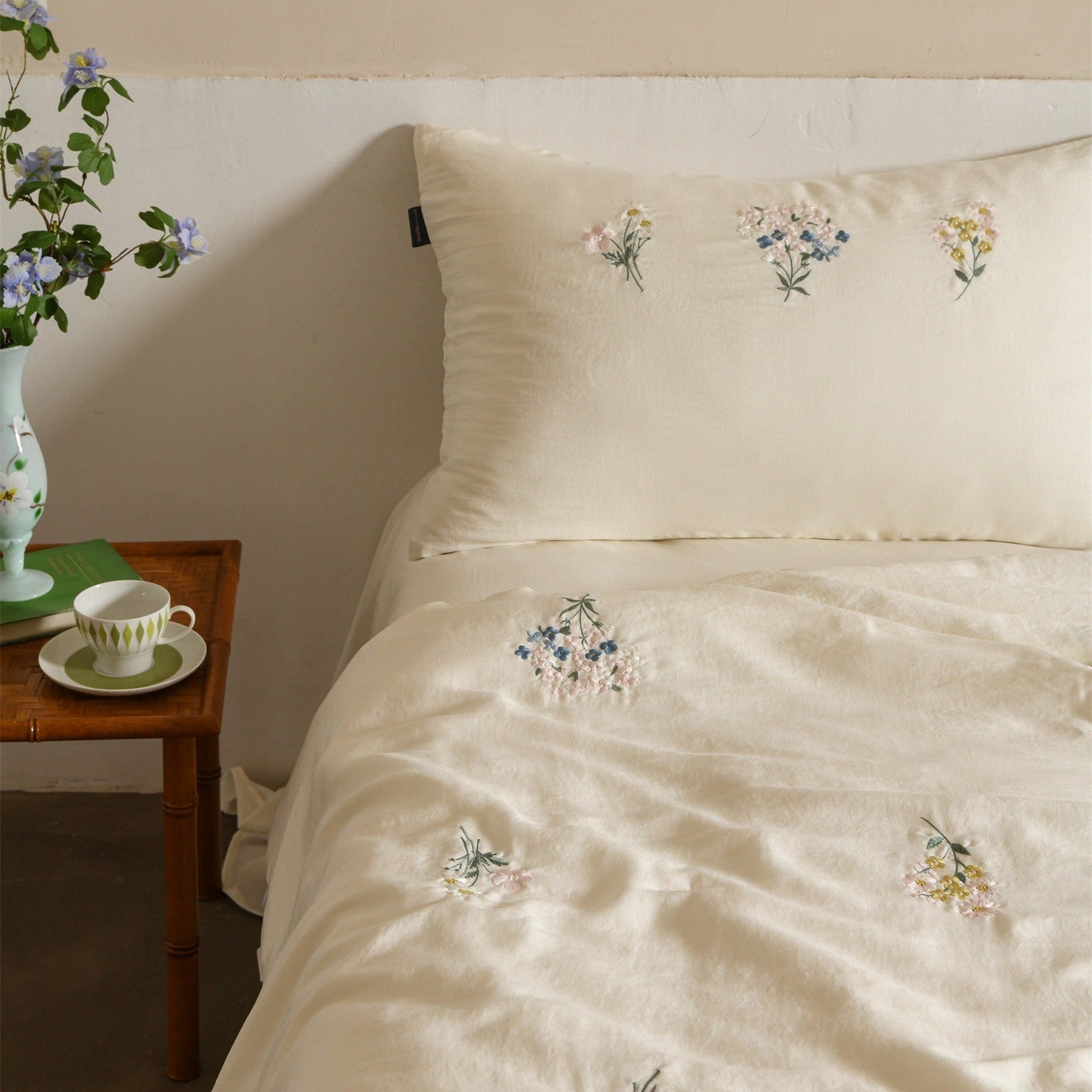Cottage Wildflower Summer Quilted Blanket