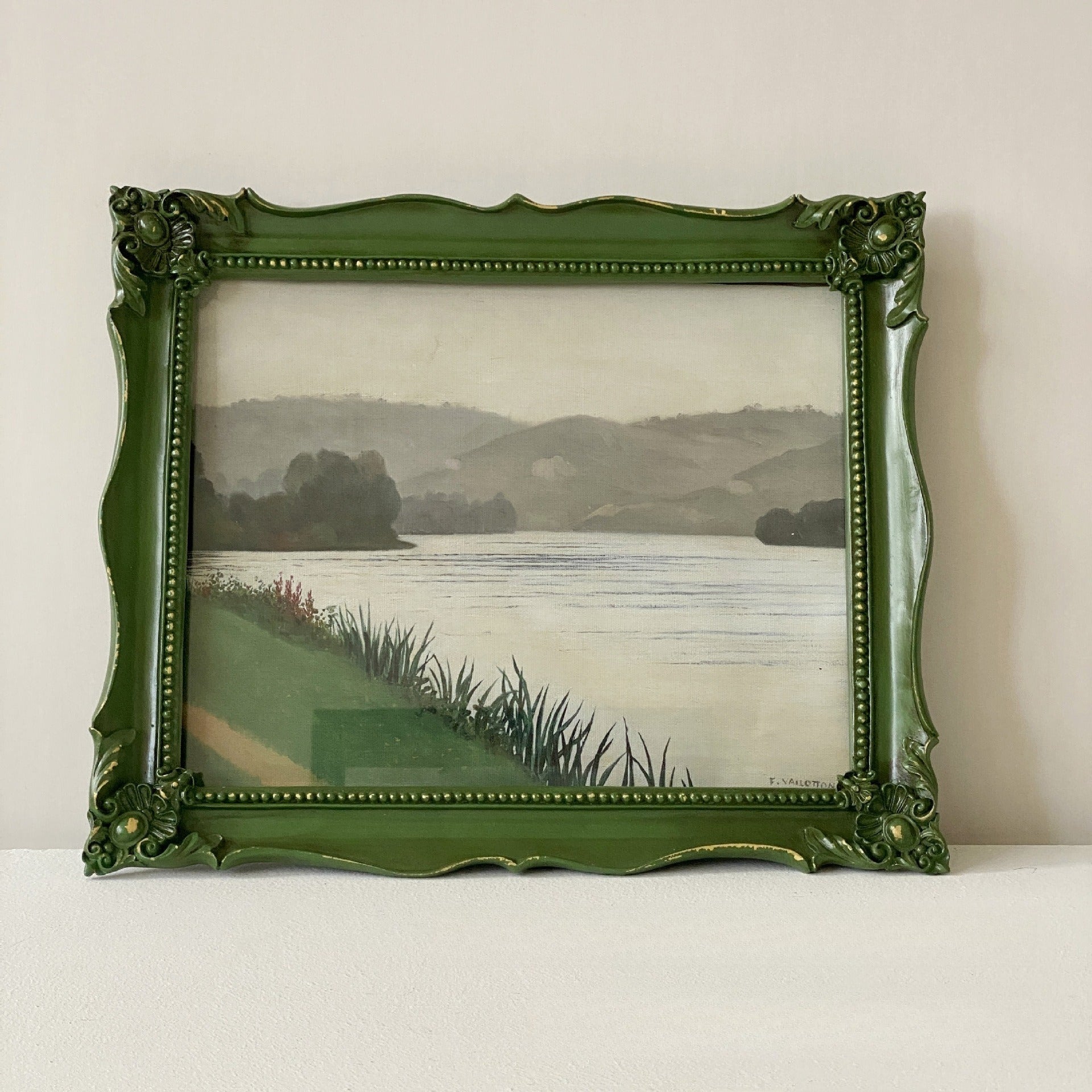 Verdant Baroque Scalloped Frame
