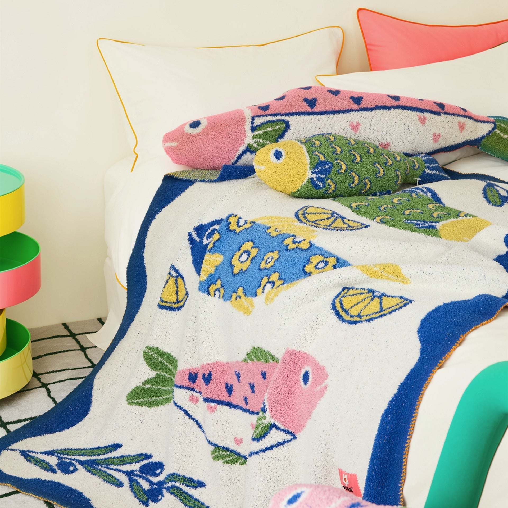 Sardine Family Throw