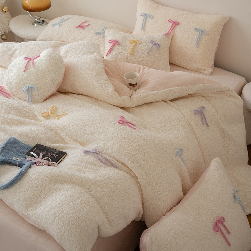 Bow on Cake Bedding Set