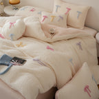 Bow on Cake Bedding Set