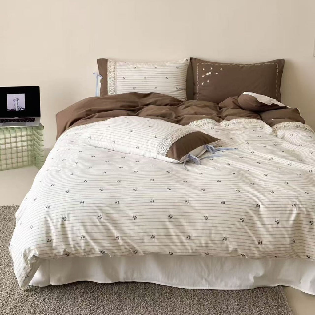 Wild Floral Oak & Acorn Bedding Set