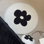 Black Daisy Rug