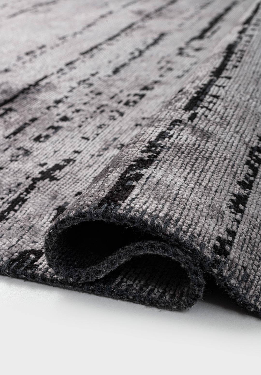 Como Light Grey - Black Rug