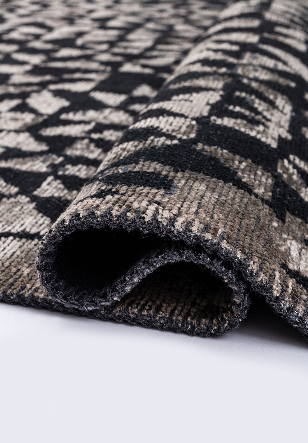 Bologna Matte Black - Beige Rug