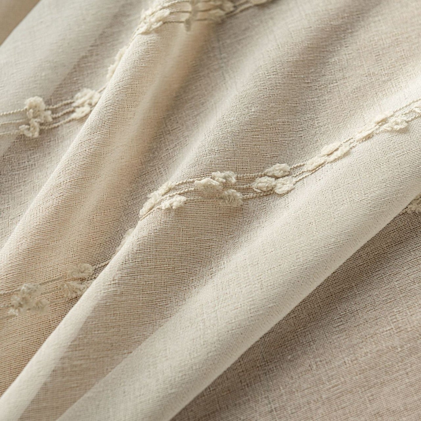 Farmhouse Pom Pom Tassel Tablecloth