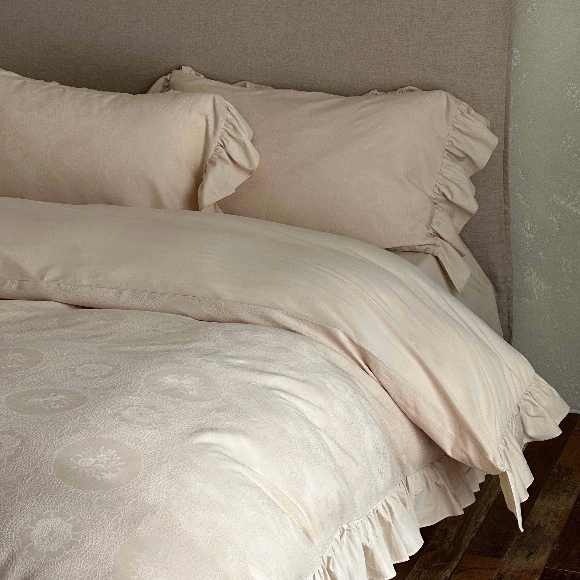Lila's Vintage Ruffle Bedding Set