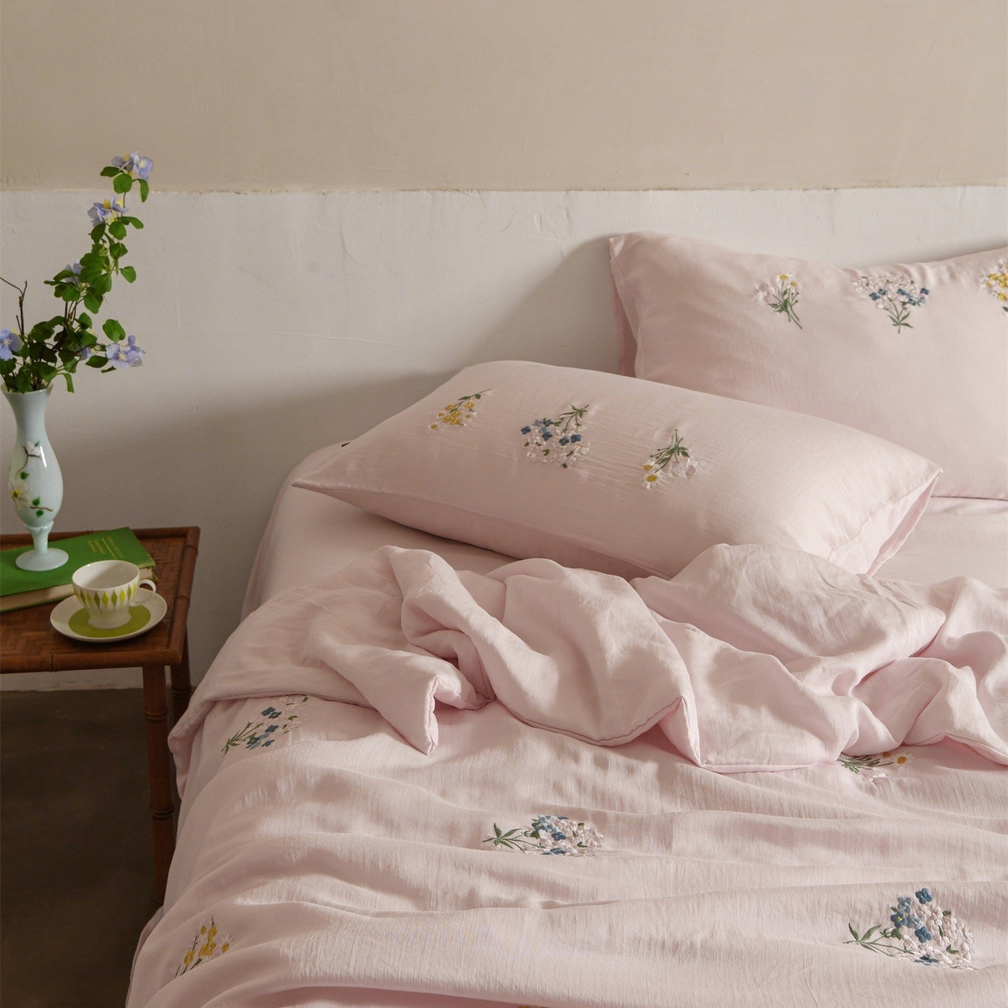 Cottage Wildflower Summer Quilted Blanket