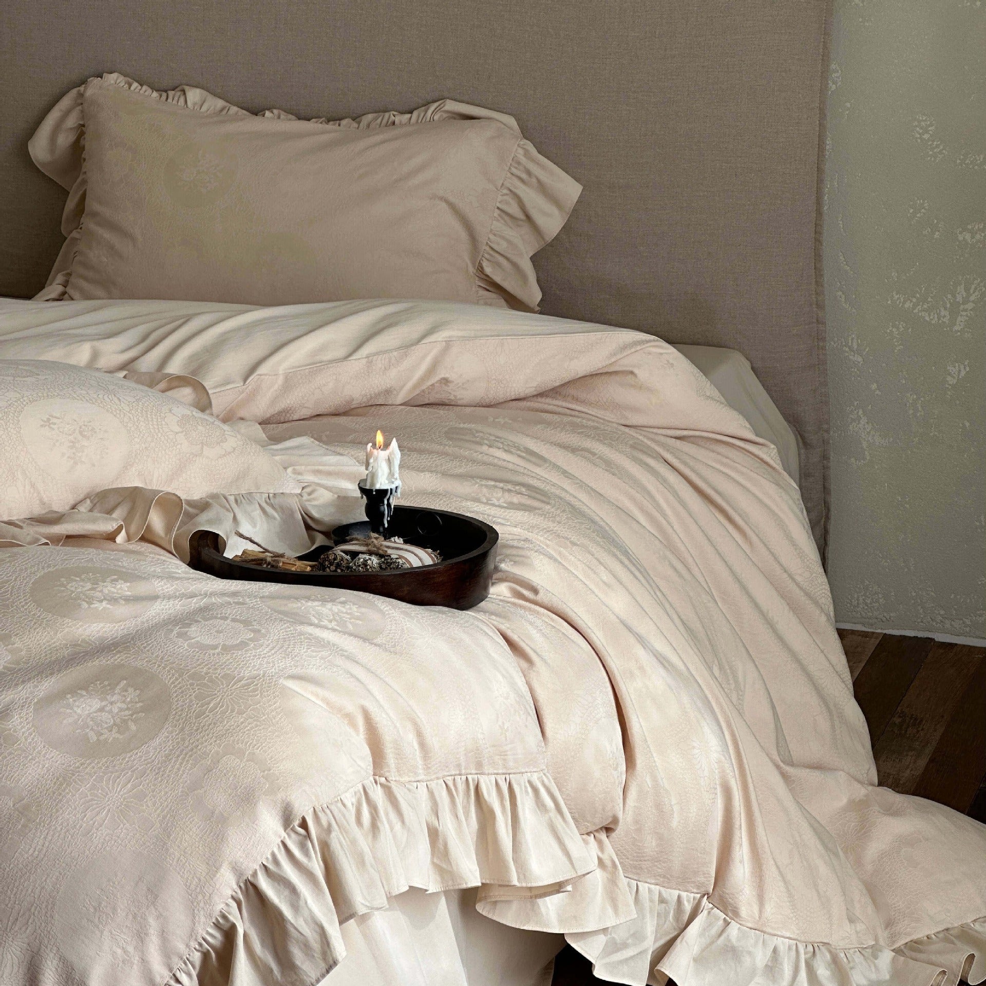 Lila's Vintage Ruffle Bedding Set