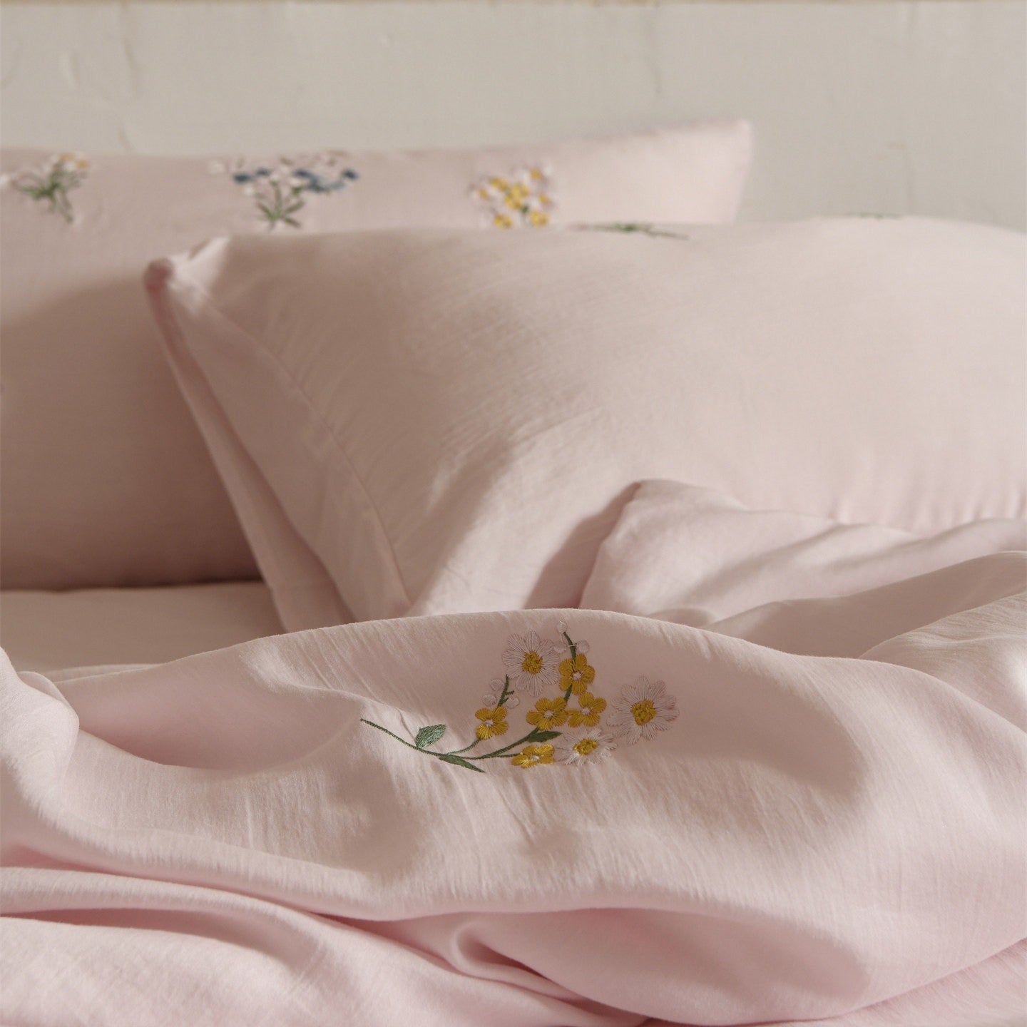 Cottage Wildflower Summer Quilted Blanket