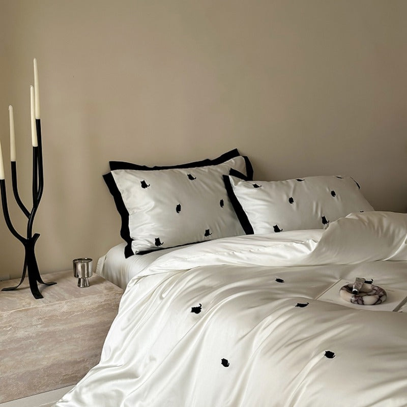 Black Line Bedding Set - Kitty