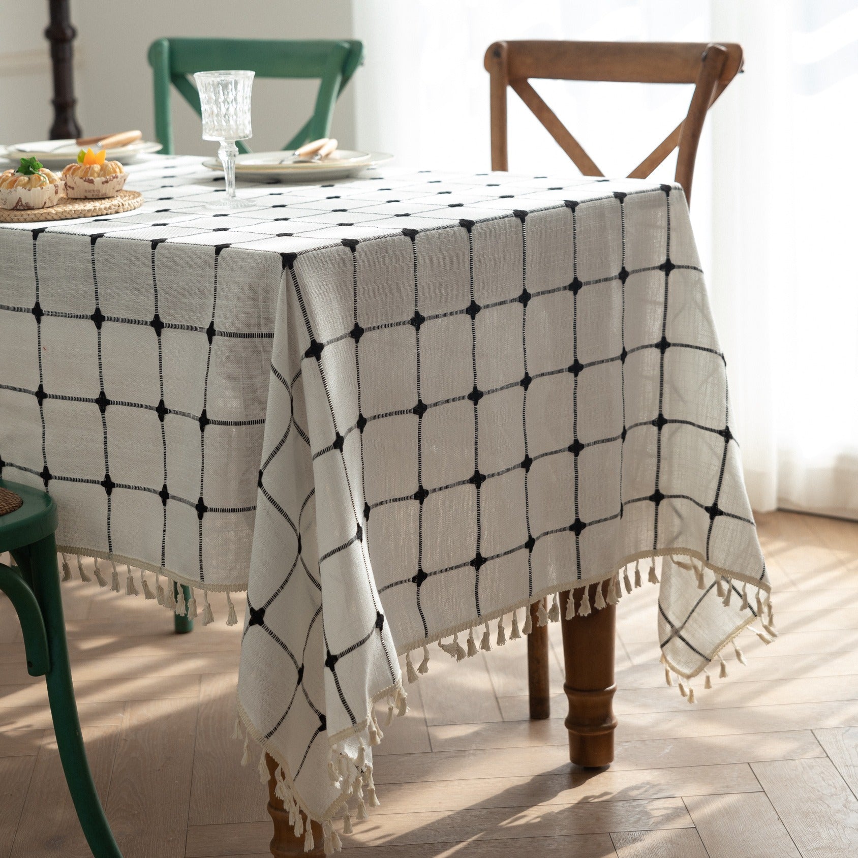 Cottage Grid Tassel Tablecloth