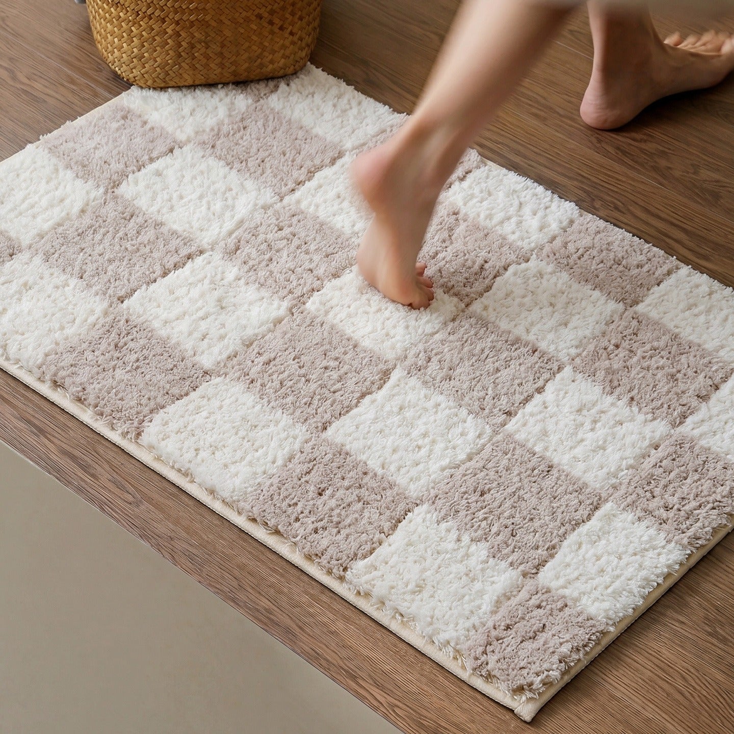 Checkered Shaggy Bath Mat
