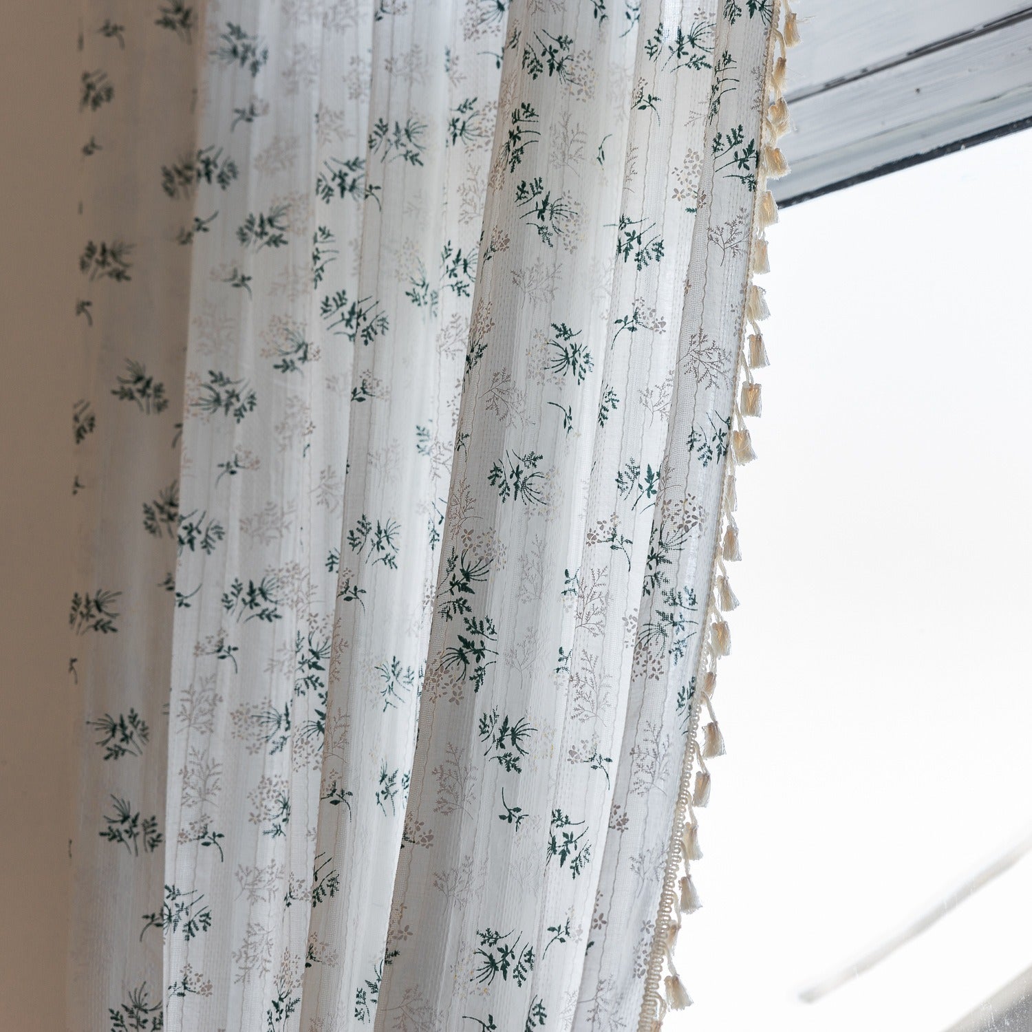 Fresh Grass Tassel Curtain