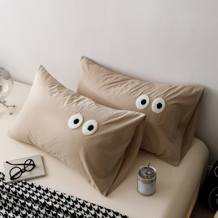Curious Eyes Pillowcase Set