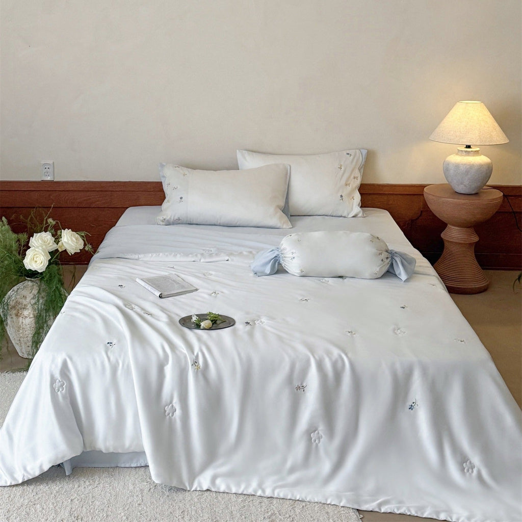 Mini Bloom Lyocell Summer Quilted Blanket