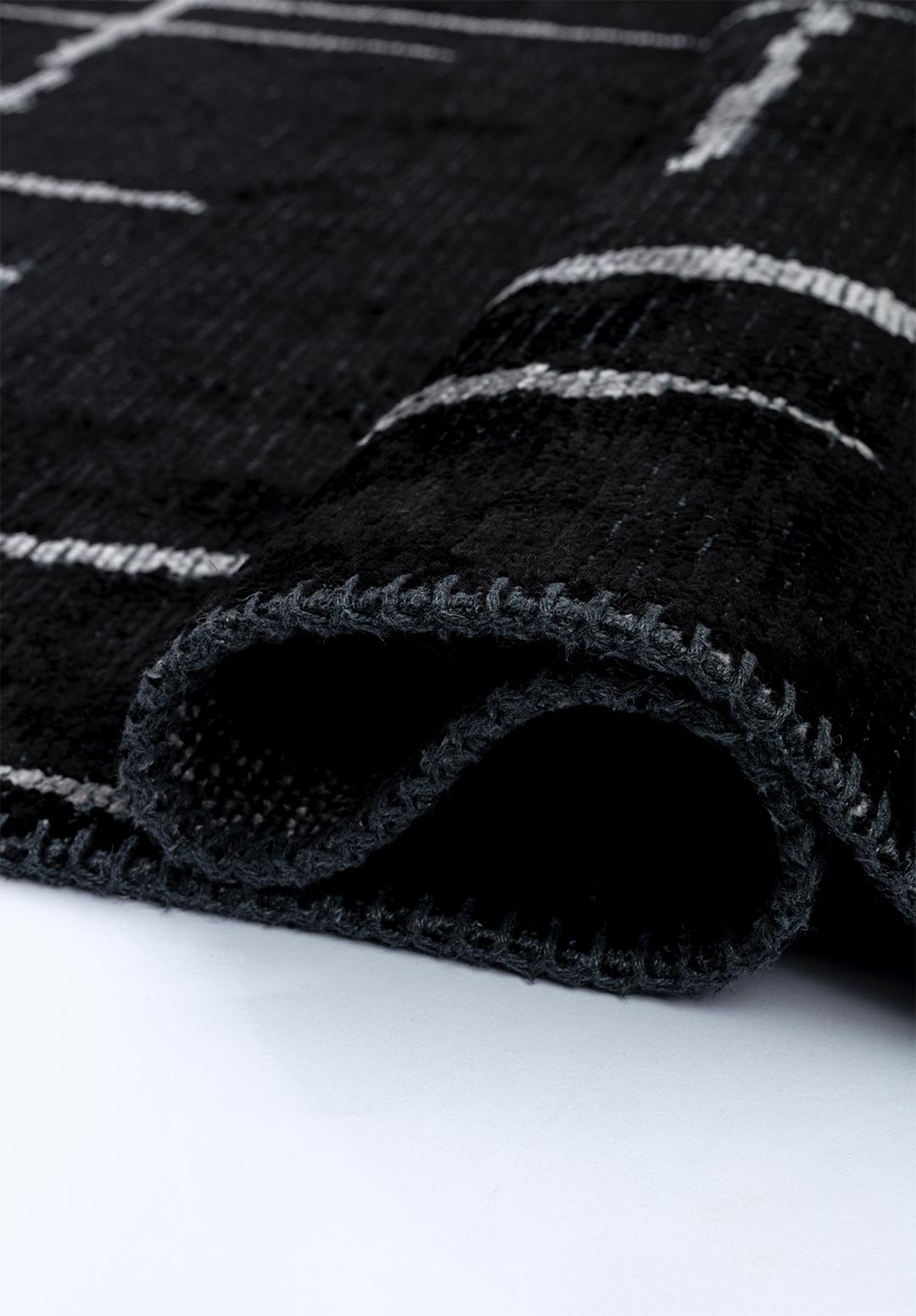 Mark Light Grey - Black Rug